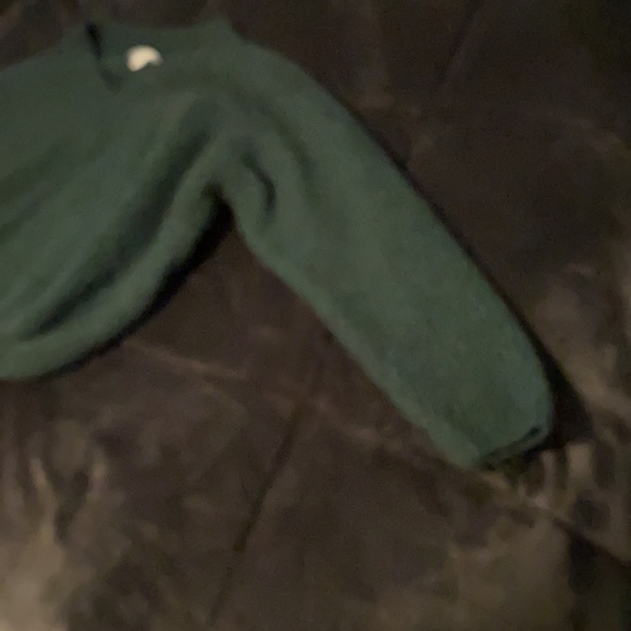 wood green v-neck cropped sweater size small - Picture 3 of 5